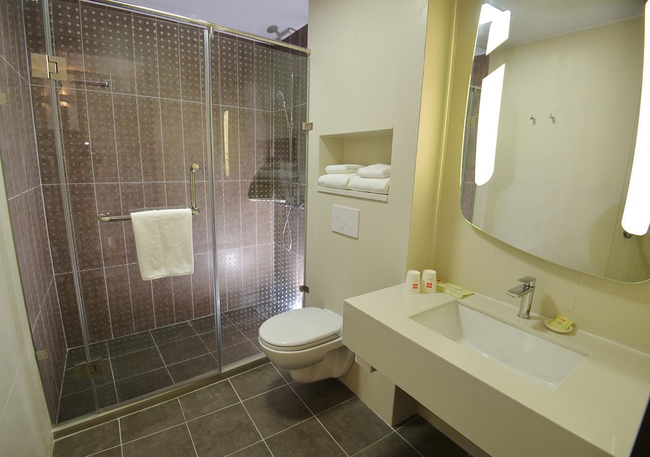 Ibis Nanjing Tianyin Avenue Hotell Exteriör bild