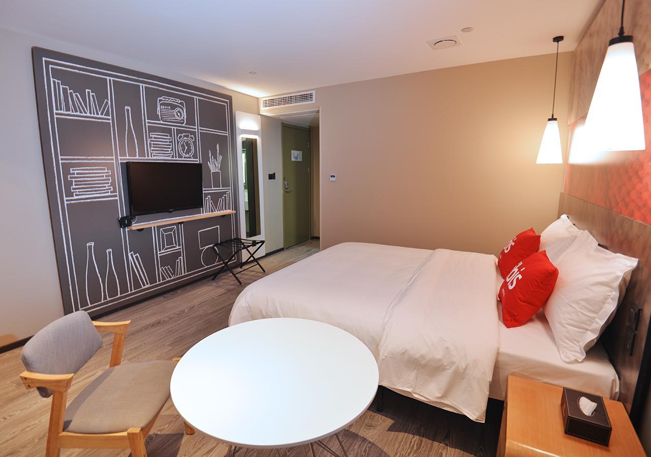 Ibis Nanjing Tianyin Avenue Hotell Exteriör bild